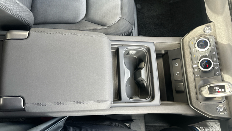 Land Rover Defender 3.0 D250 X-Dynamic SE 110 5dr Auto Diesel Estate